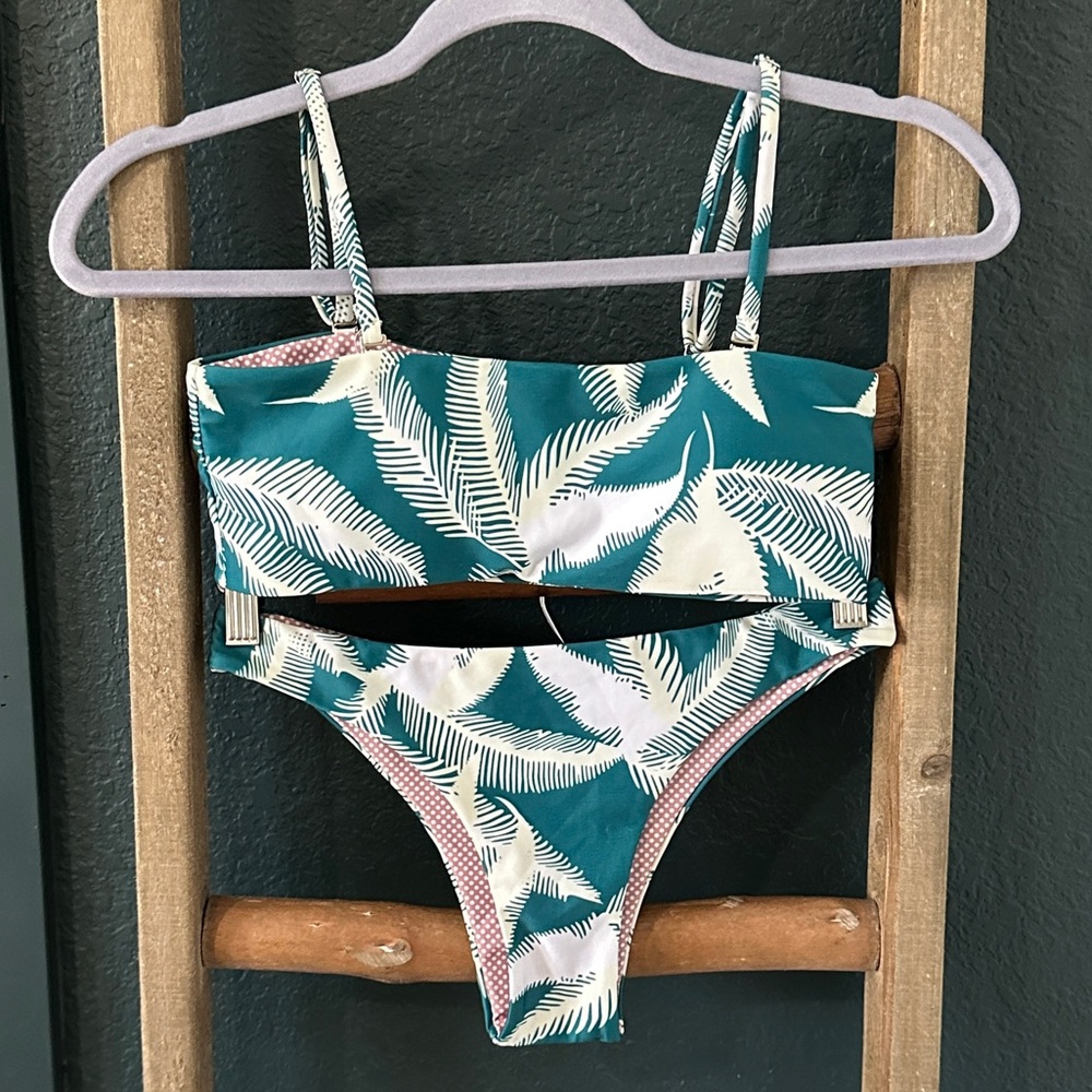 NWOT Tropical Leaf Print Bandeau Bikini Set Removable Straps Size Small Women’s